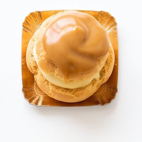 Bignè alla crema con glassa al caramello